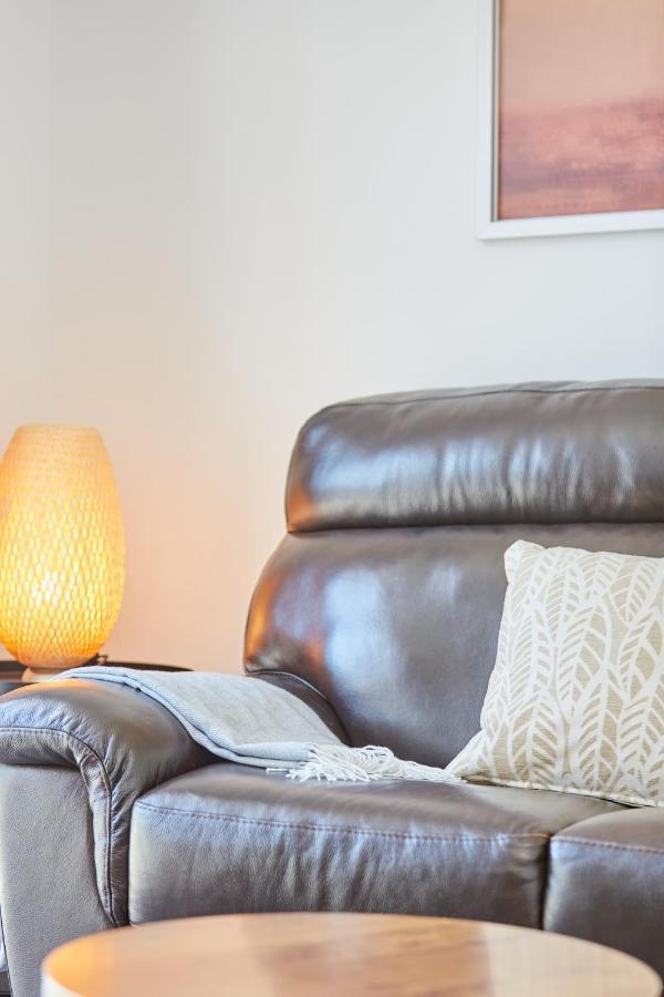 Cosy,Modern And Relaxing 3 Bedroom House With Parking Manchester Eksteriør billede