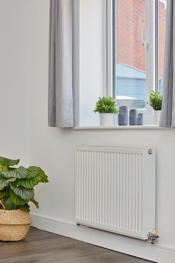 Cosy,Modern And Relaxing 3 Bedroom House With Parking Manchester Eksteriør billede