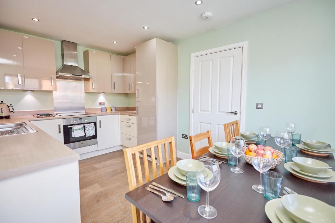 Cosy,Modern And Relaxing 3 Bedroom House With Parking Manchester Eksteriør billede