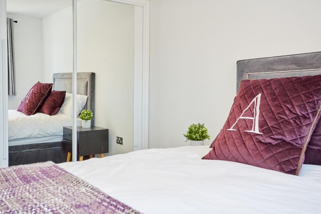 Cosy,Modern And Relaxing 3 Bedroom House With Parking Manchester Eksteriør billede