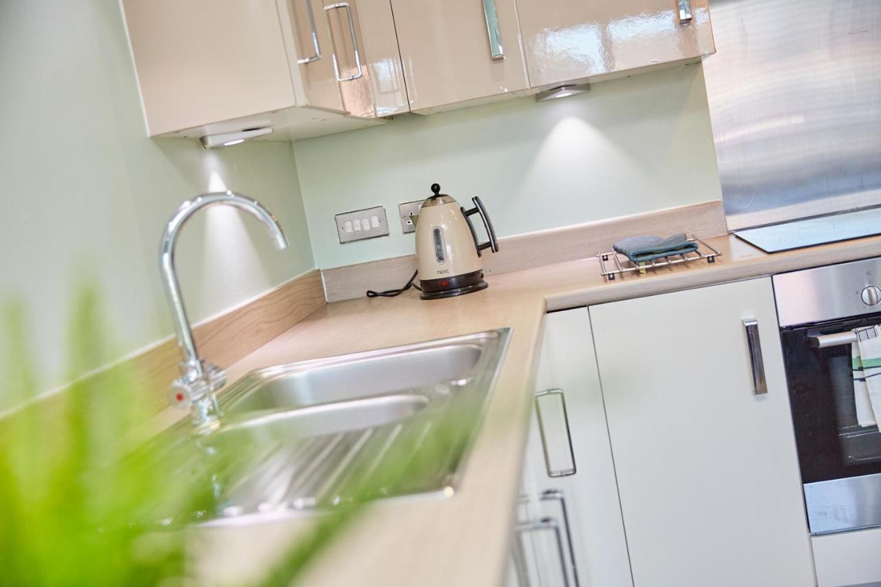 Cosy,Modern And Relaxing 3 Bedroom House With Parking Manchester Eksteriør billede